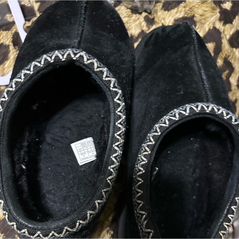 Slippers - Picture 2 of 4